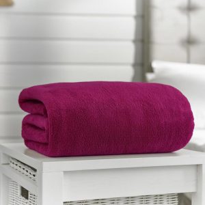 Deyongs Snuggle Touch Throw 140x180 Magenta